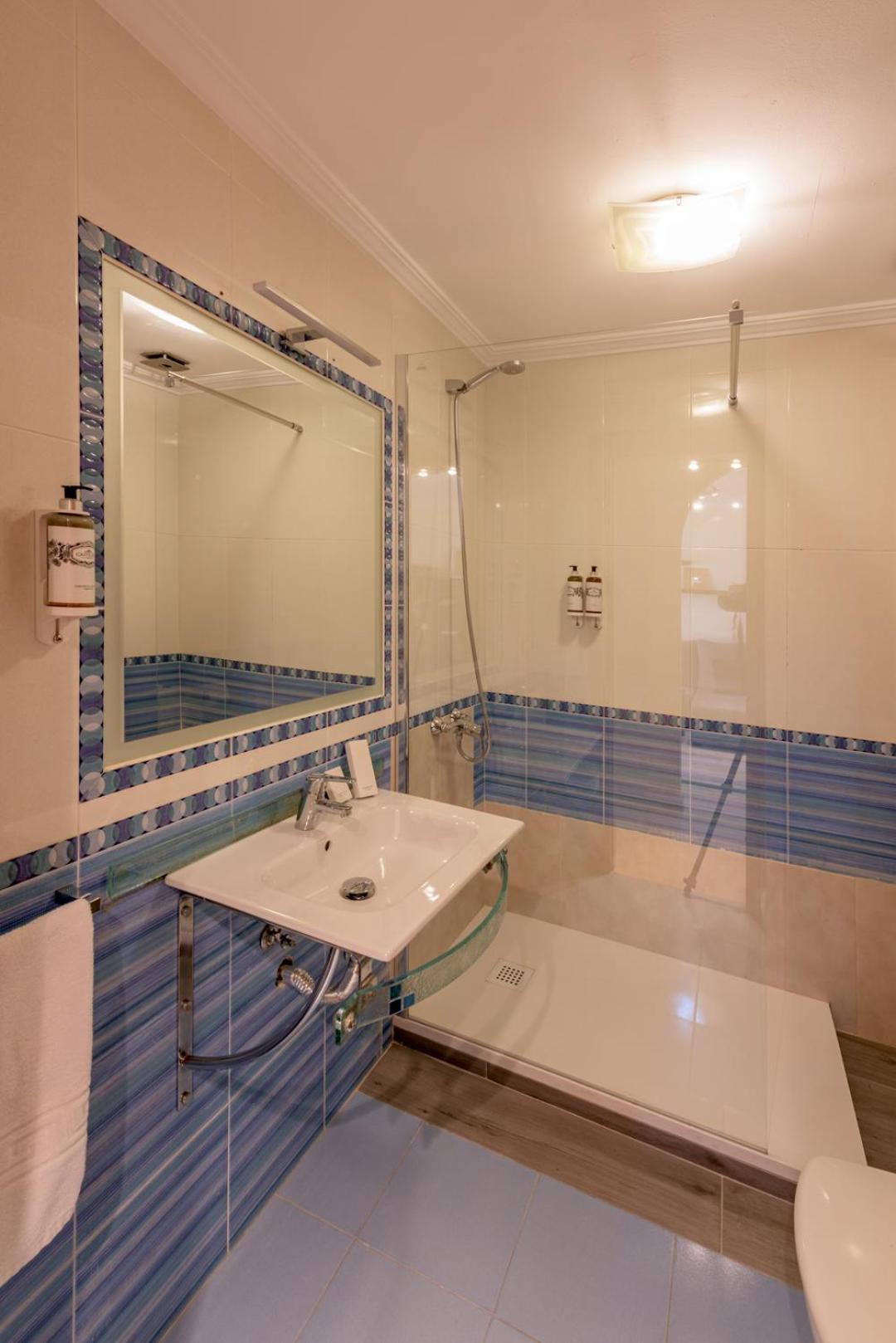Apartamento Centrico Sibarys- 2 Dormitorios Нерха Екстериор снимка